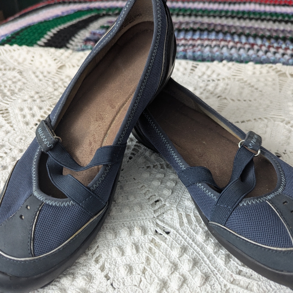 Naturaliser women shoes blue size 9 us